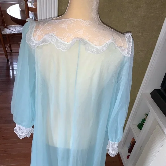 Vintage Vassarette Baby Blue Sheer Open Front Robe/Housecoat with Lace Sz Small - Picture 5 of 16